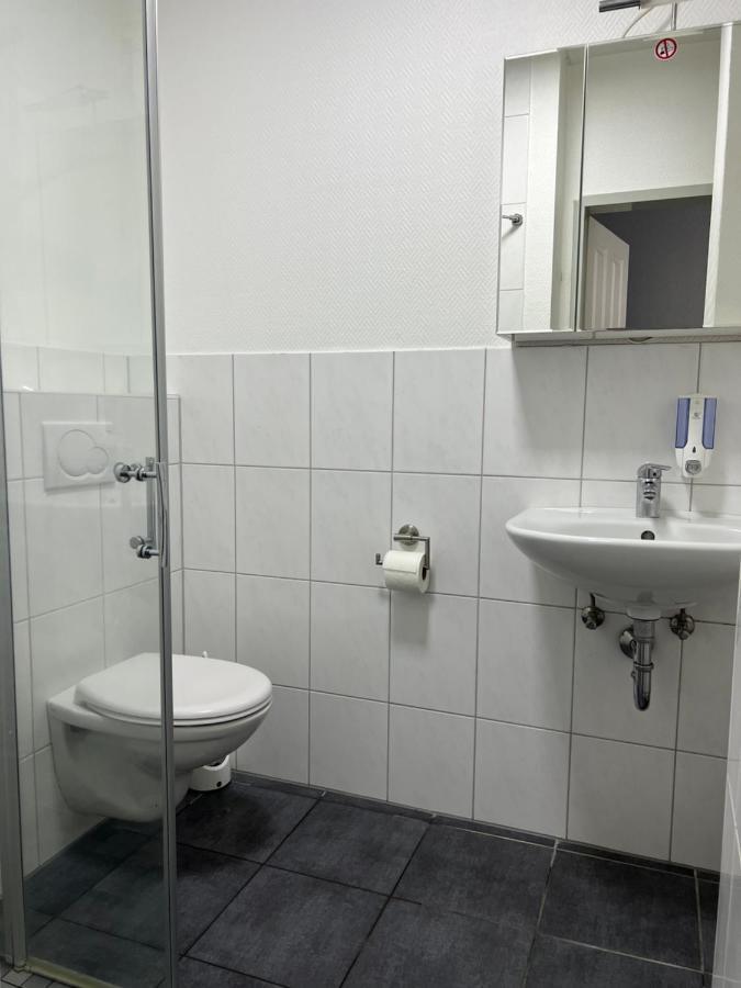 Motel Am Outletcenter นอยมึนสเตอร์ ภายนอก รูปภาพ